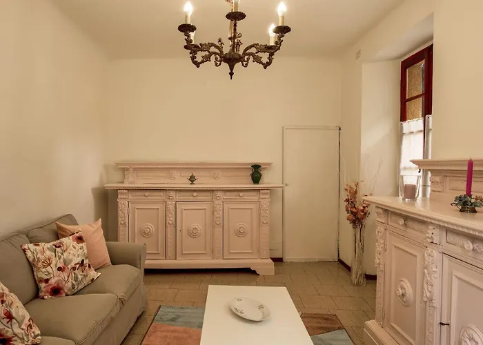 Clotilde By Interhome Camnago Volta