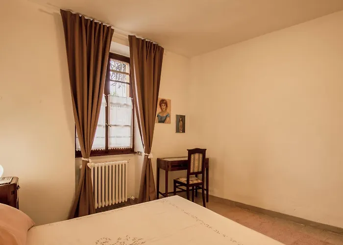 Clotilde By Interhome Camnago Volta