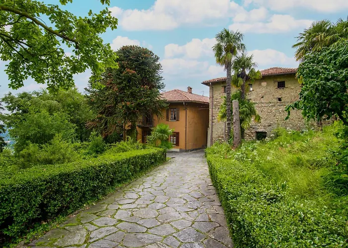 Clotilde By Interhome Camnago Volta