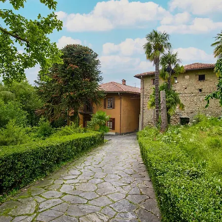 Clotilde By Interhome Camnago Volta