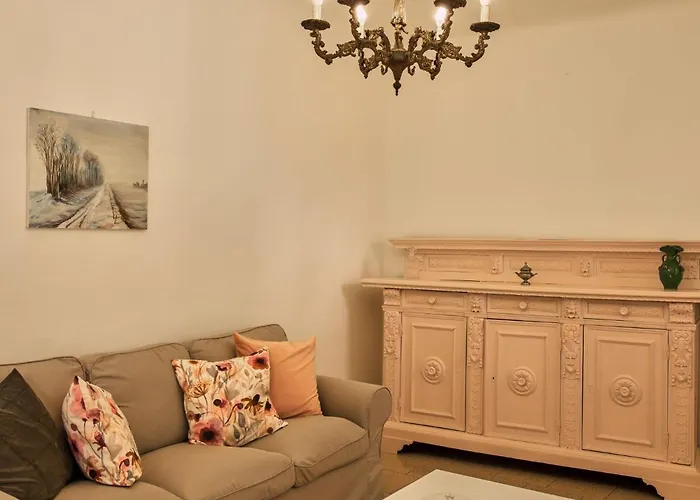 Clotilde By Interhome Camnago Volta