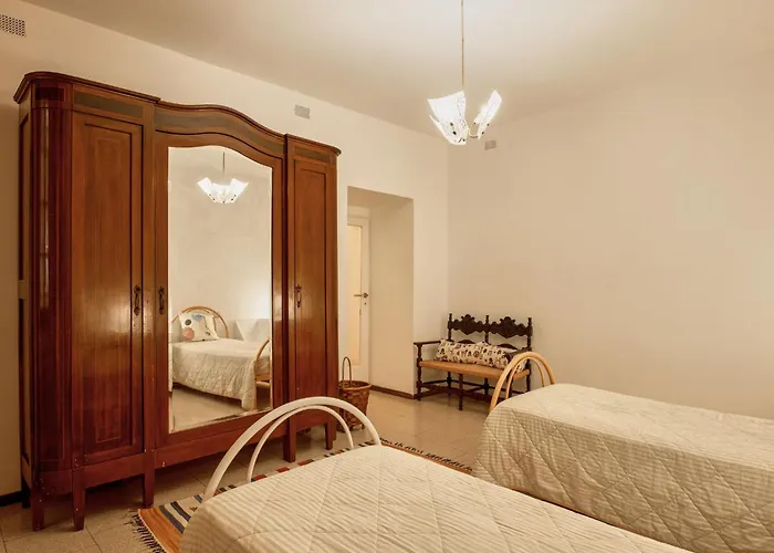 Clotilde By Interhome Camnago Volta